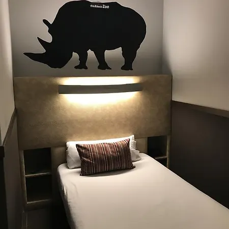 ホテル シック ＆ ベーシック ズー