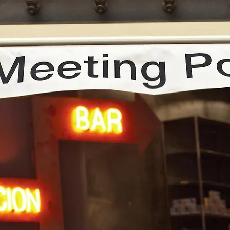 ホテル シック ＆ ベーシック ズー *