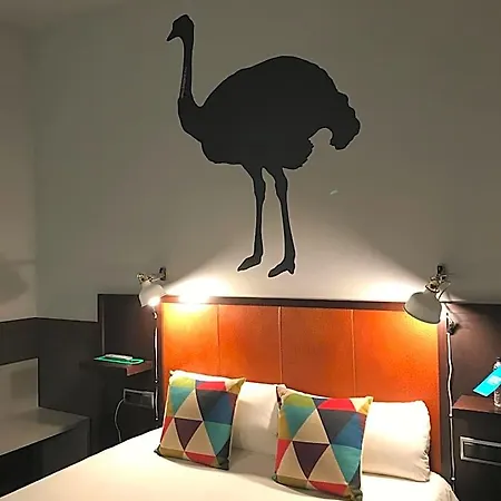 Chic&basic Zoo מלון *