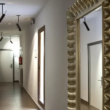 Chic & Basic Zoo Szálloda Barcelona