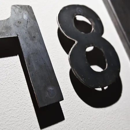 Hotel Chic & Basic Zoo *