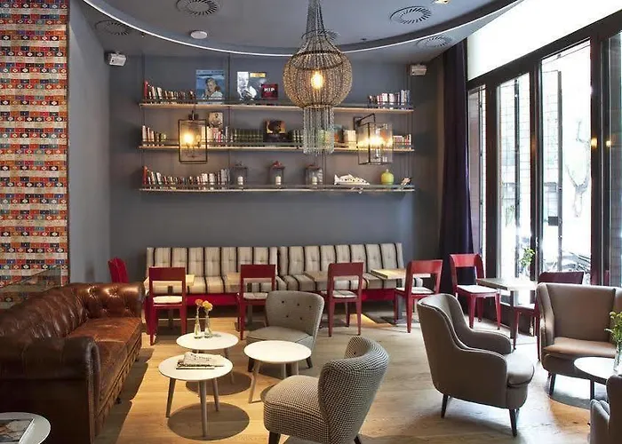 Chic & Basic Zoo Hotel *