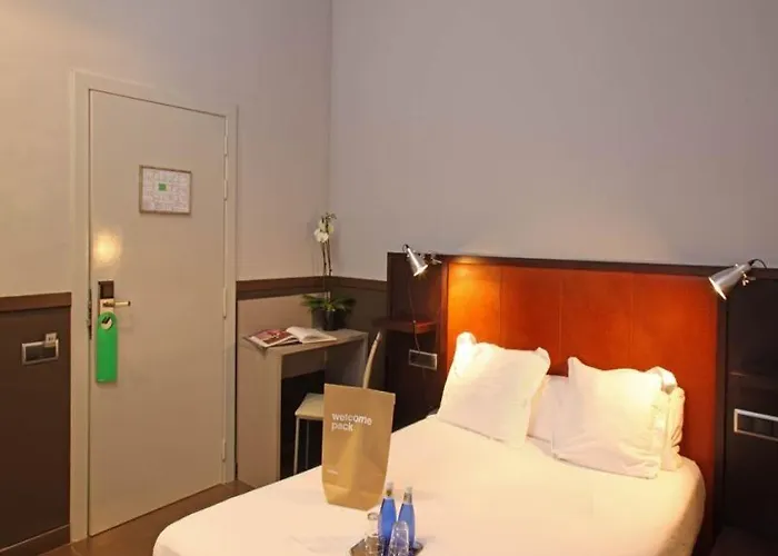 Chic & Basic Zoo Barcelona